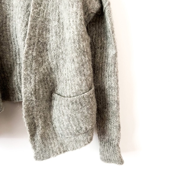 Free People Gray Cozy Wool Pockets Fall Winter Cardigan Size Medium - Picture 4 of 9